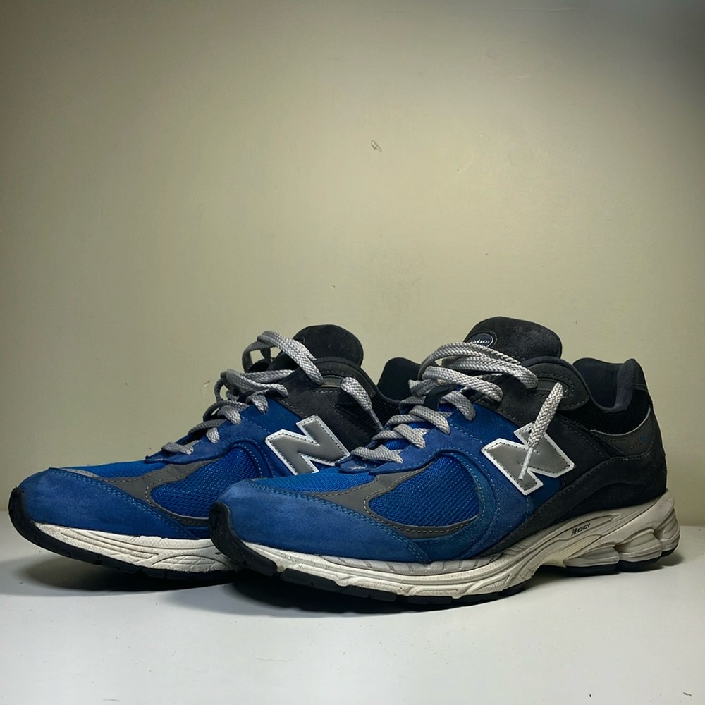 New Balance 2002r blue sneakers